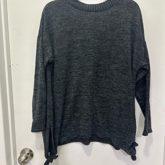 Super Soft by Torrid Charcoal Longsleeve Top - Picture 4 of 9